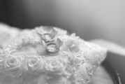 孕婦夢(mèng)到別人結(jié)婚的寓意與解讀，孕婦夢(mèng)到別人結(jié)婚的寓意與解析