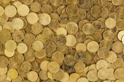白銀和黃金的價(jià)值差距是如何形成的？這種差距如何影響投資組合的配置？