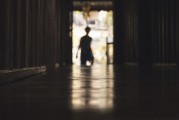 夢魘之影，被壞人抓住的驚魂夜