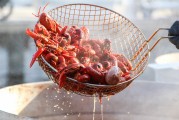鍋圈歡歡食品：新工廠投產(chǎn)年產(chǎn)值10億元，小龍蝦年產(chǎn)量2萬(wàn)噸