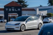 后視攝像頭或存故障 特斯拉在美國召回約23.9萬輛電動(dòng)汽車