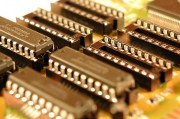 美國宣布對筆記本電腦、智能手機(jī)、集成電路等豁免征收“對等關(guān)稅”