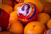 泉陽泉：公司產(chǎn)品為預(yù)包裝食品，而非散裝食品