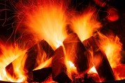 夢魘中的警報，夢到爆炸起火的解析與應(yīng)對