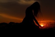 夢(mèng)到自己的墳?zāi)梗淮戊`魂的覺(jué)醒