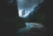 夢中的雨滴，家中的漏雨之夢，夢雨滴與家之漏雨之夢