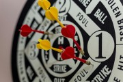 康泰納研究重申美國(guó)超微公司的超配評(píng)級(jí)，維持目標(biāo)股價(jià)180美元。