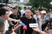 連發(fā)11條動態(tài)！于東來發(fā)聲：大家不要擔心我，若干年后，胖東來不是什么傳奇也不是神話