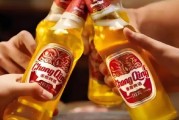 重慶啤酒營收凈利雙降仍慷慨分紅，深陷合同糾紛高端化受阻