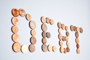 黃金指數(shù)價(jià)值如何影響貴金屬投資者的策略？這種價(jià)值對(duì)風(fēng)險(xiǎn)管理有何啟示？
