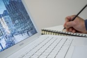 網站搭建是一種通過軟件或者硬件設備，將網絡上的信息以特定格式和結構組織起來的過程。具體來說，包括了從規(guī)劃、設計、開發(fā)到測試和部署等多個環(huán)節(jié)。，網站搭建，一個全面的流程指南