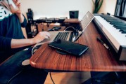 哈佛大學(xué)教授Jason Furman：人工智能不是在取代人類，而是與人類互補和合作