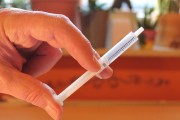 冒充醫(yī)院專家會受到哪些法律處罰？冒充專家對醫(yī)療行業(yè)有哪些負(fù)面影響？