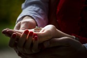 揭秘定制婚戒網(wǎng)站排名，如何挑選心儀的珠寶伴侶，定制婚戒網(wǎng)站大揭秘，挑選珠寶伴侶指南