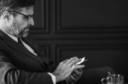 鮑威爾發(fā)出迄今為止最強烈“降息信號”，稱政策調(diào)整時機已到