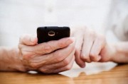 “霸總短劇”瘋狂收割銀發(fā)族，半月談：拿什么拯救嗑劇老人