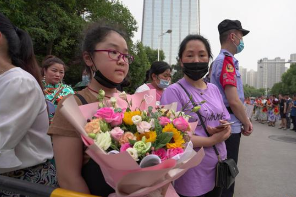 高考400分很測刻土凱科氣穿黑才率消差嗎
