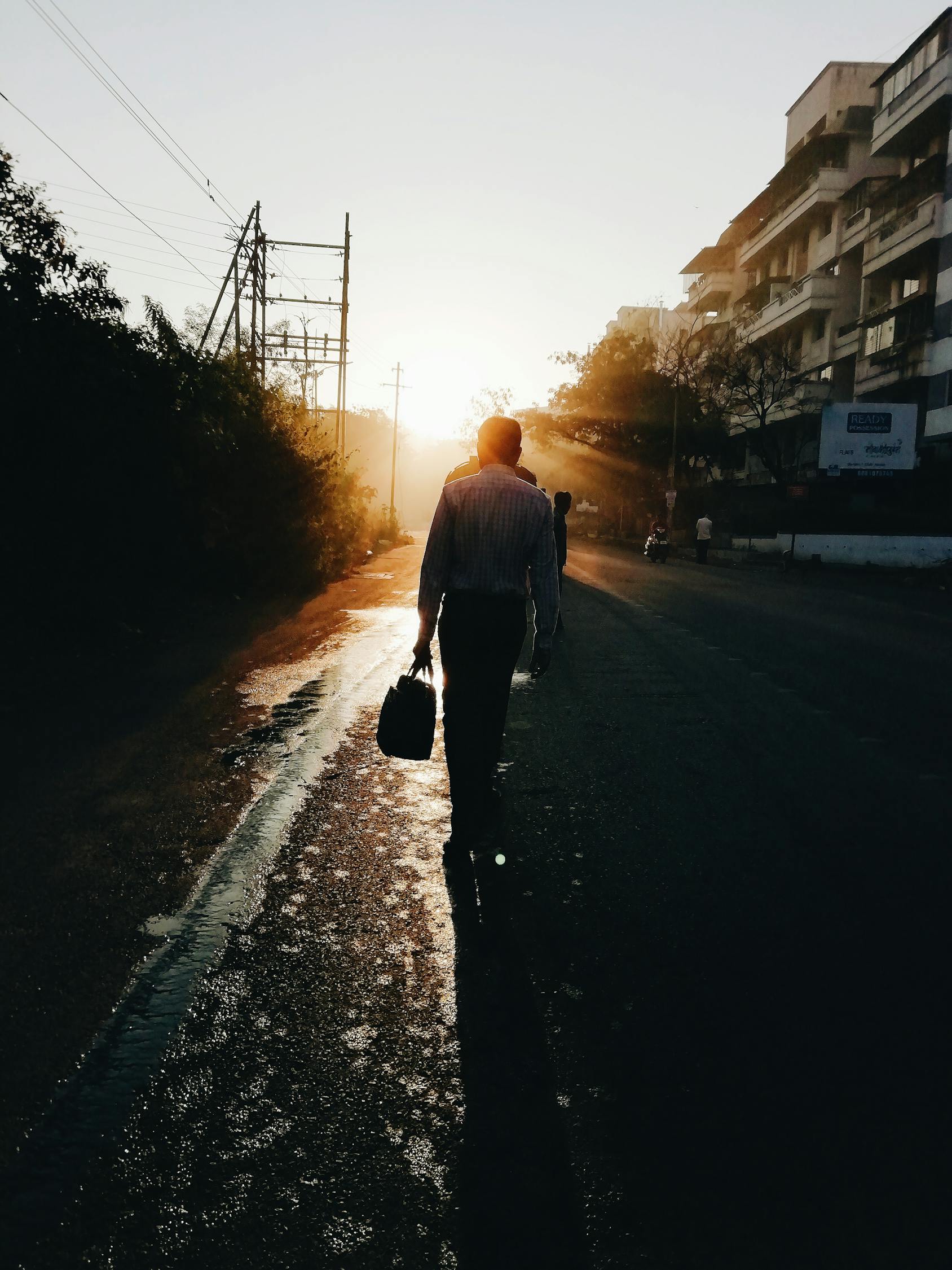 夢中的驚險(xiǎn)之旅，一次撞車之夢的深度解析