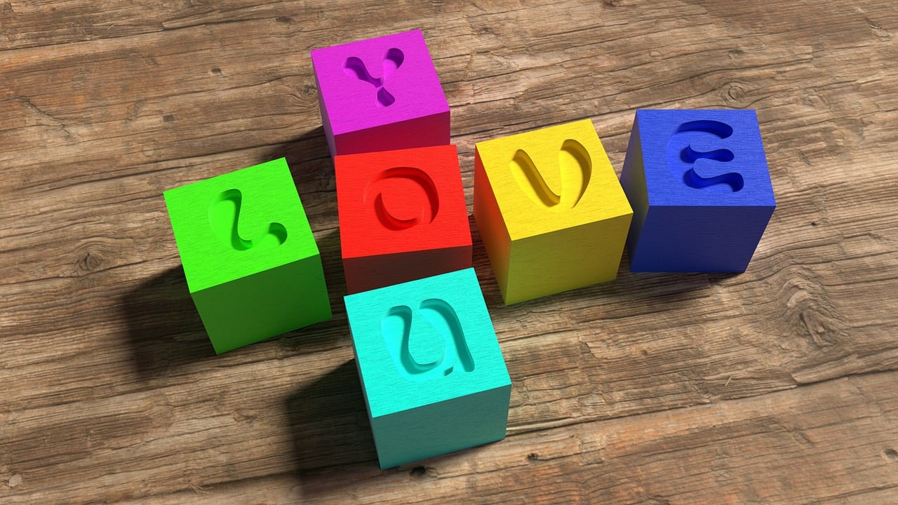 改寫(xiě)為免費(fèi)游戲？這是一個(gè)讓許多人爭(zhēng)論不休的話題。為什么我們不能將所有類(lèi)型的游戲都轉(zhuǎn)變?yōu)槊赓M(fèi)游戲呢？盡管許多偉大的游戲仍然需要付費(fèi)購(gòu)買(mǎi)，但越來(lái)越多的玩家開(kāi)始接受免費(fèi)游戲的可能性。