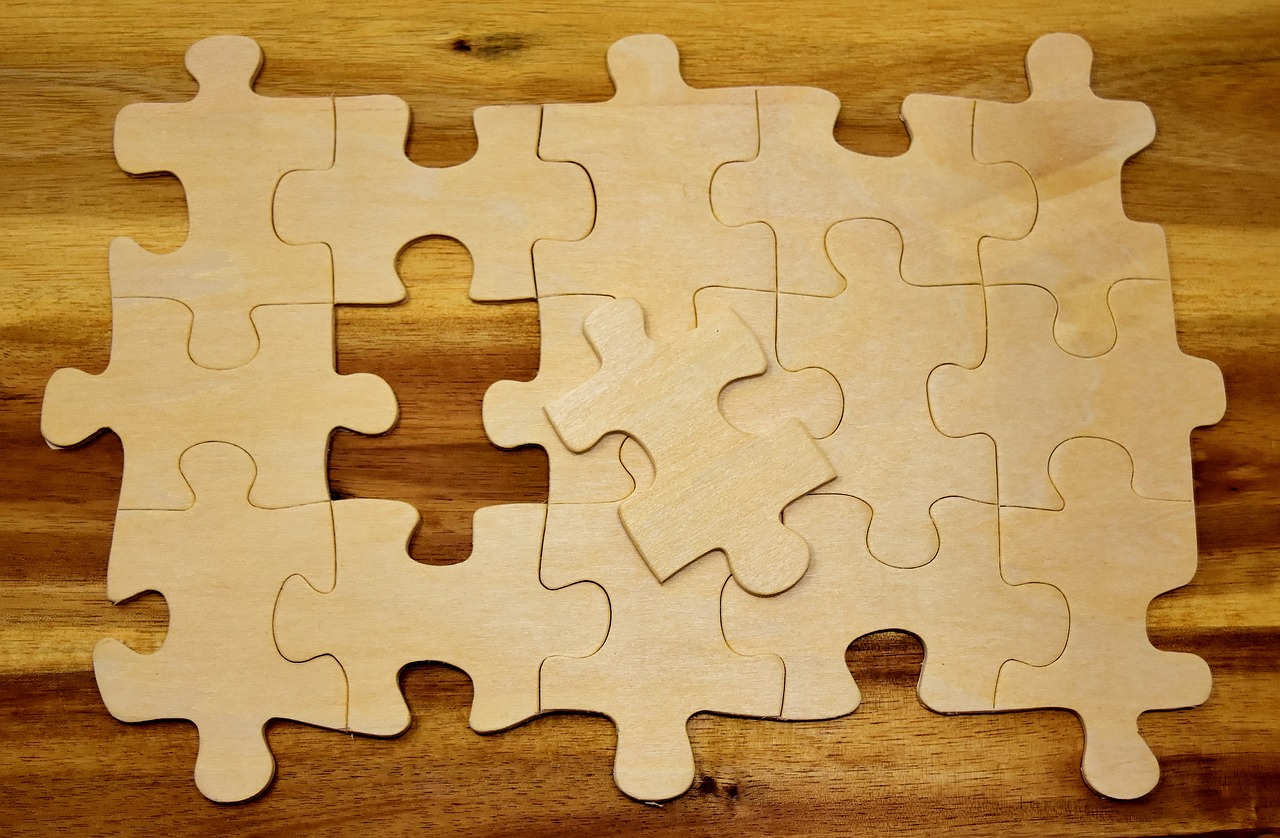 如何理解期貨只做多的策略？這種策略有哪些局限性？