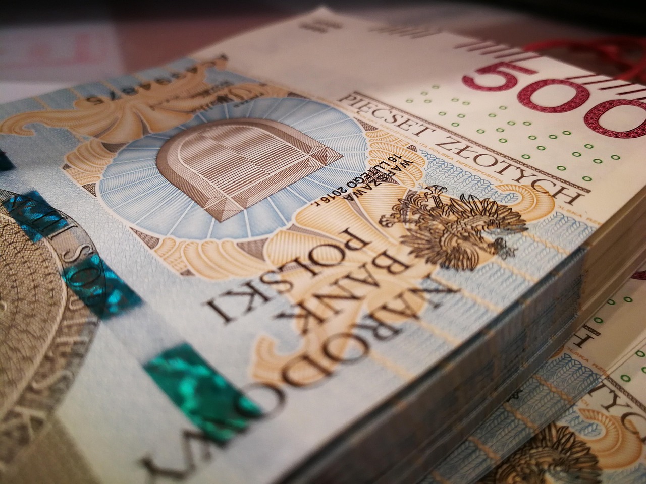 北京農(nóng)商銀行開(kāi)年收902萬(wàn)大罰單，涉十項(xiàng)違規(guī)行為，7名業(yè)務(wù)負(fù)責(zé)人同時(shí)被罰