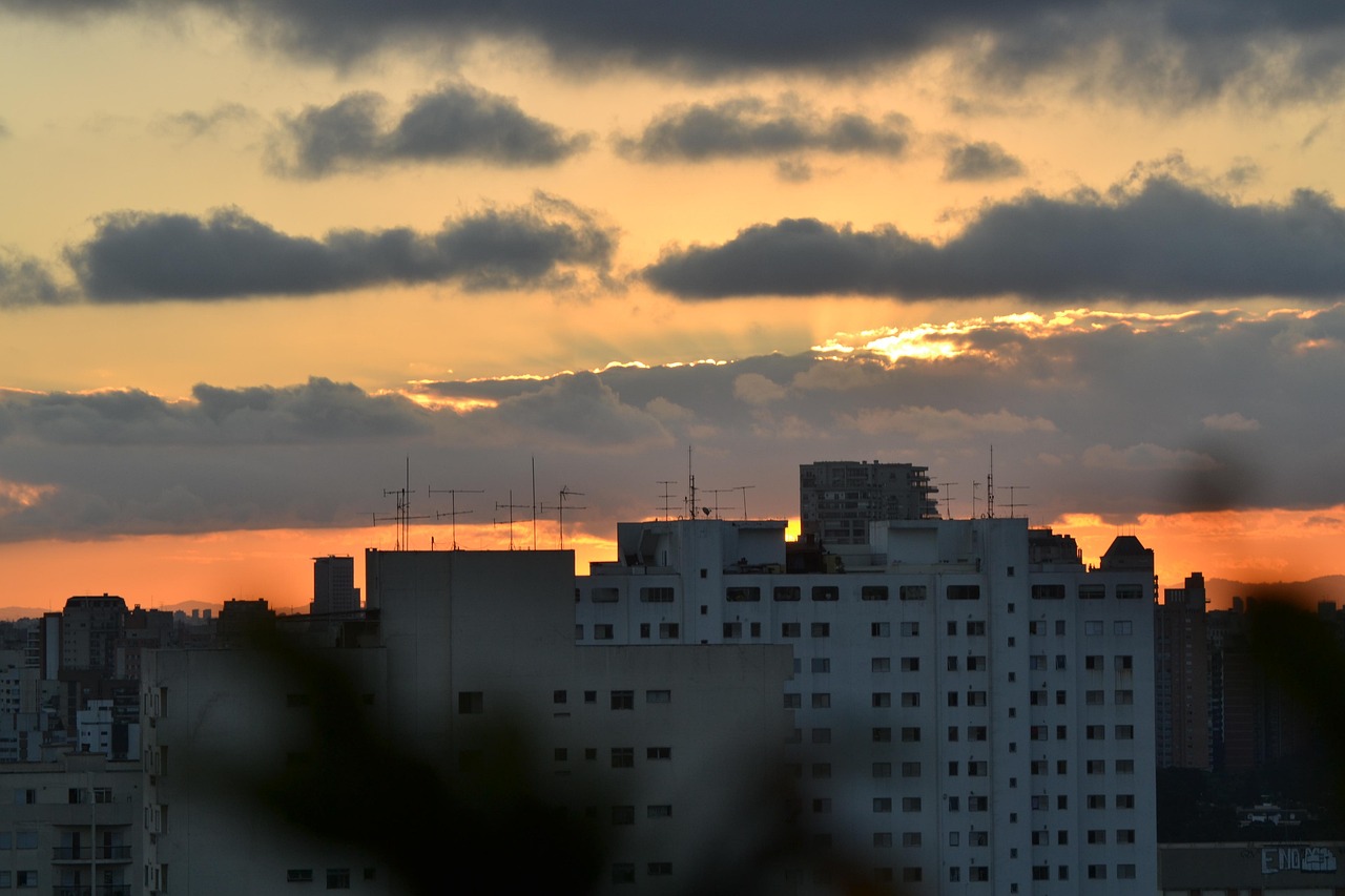 北京市發(fā)布大風橙色預警 局地陣風可達13級以上
