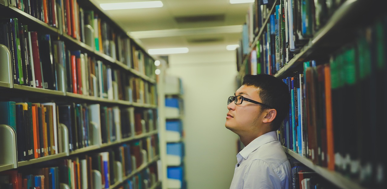 大學(xué)校長發(fā)問：如果梁文鋒讀博士，還有今天的DeepSeek嗎？