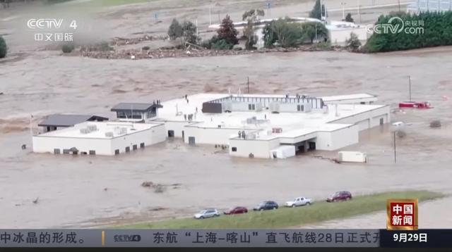 至少90人死亡，仍有240萬用戶斷電，美國損失預(yù)計上千億美元！“就像被炸彈炸過”