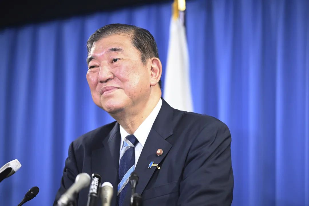 67歲石破茂，正式當(dāng)選日本首相！他從政38年，早年曾在銀行工作！岸田內(nèi)閣已集體辭職