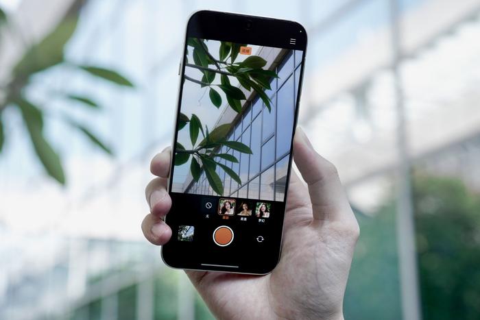要輕薄又要潛望？OPPO Find X8可沖