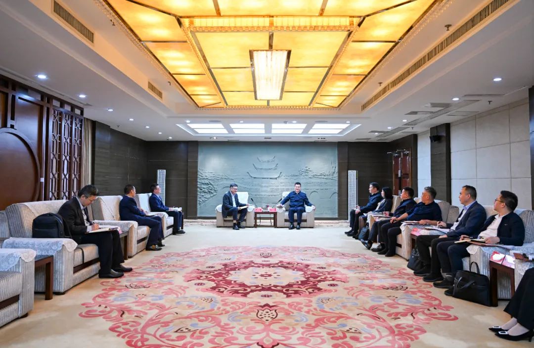 王宏會(huì)見中信信托黨委書記、董事長(zhǎng)蘆葦一行