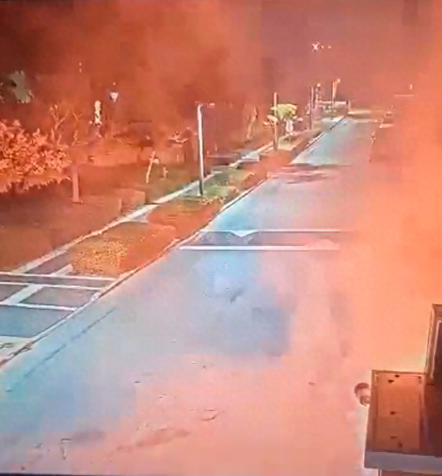 快訊！外媒：兩枚照明彈落入內(nèi)塔尼亞胡住所院子里，3名嫌疑人被捕