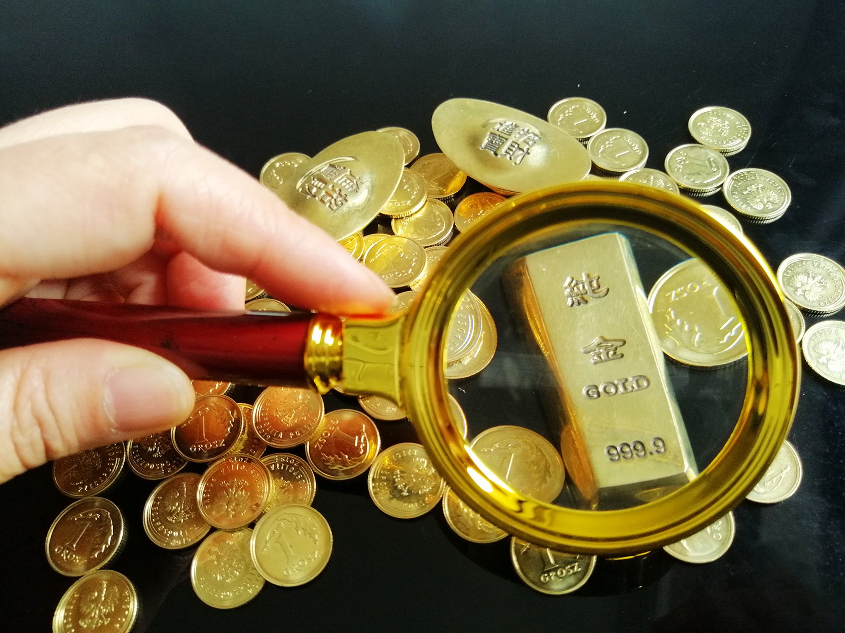 平江發(fā)現(xiàn)超40條金礦脈：儲(chǔ)量超1000噸，估值達(dá)6000億元？湖南黃金最新回應(yīng)