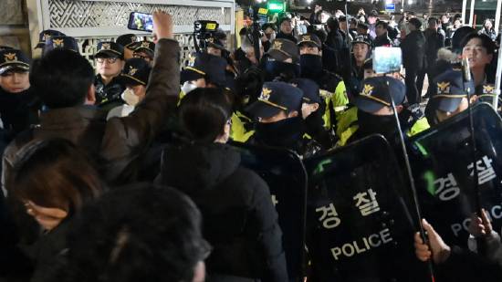 韓國陷入政治混亂，韓國企業(yè)在美國股市震蕩