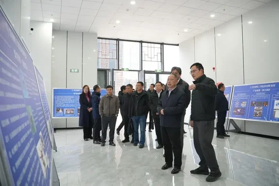 攜手打造政校企科技創(chuàng)新平臺！貴州理工學院與六盤水市政府簽署合作協(xié)議