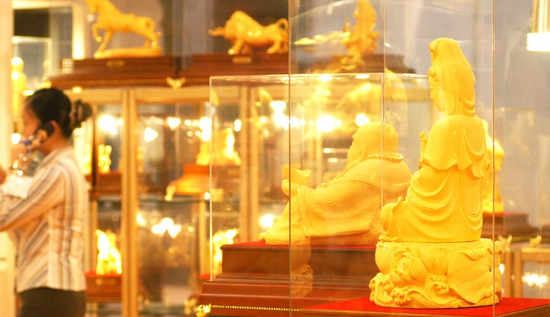 黃金消費(fèi)量同比下降近10%！金條走俏金飾銷(xiāo)量下滑