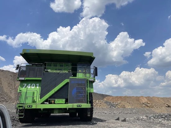 全球首臺(tái)！禾望變頻器助力220T純電動(dòng)礦用自卸車下線