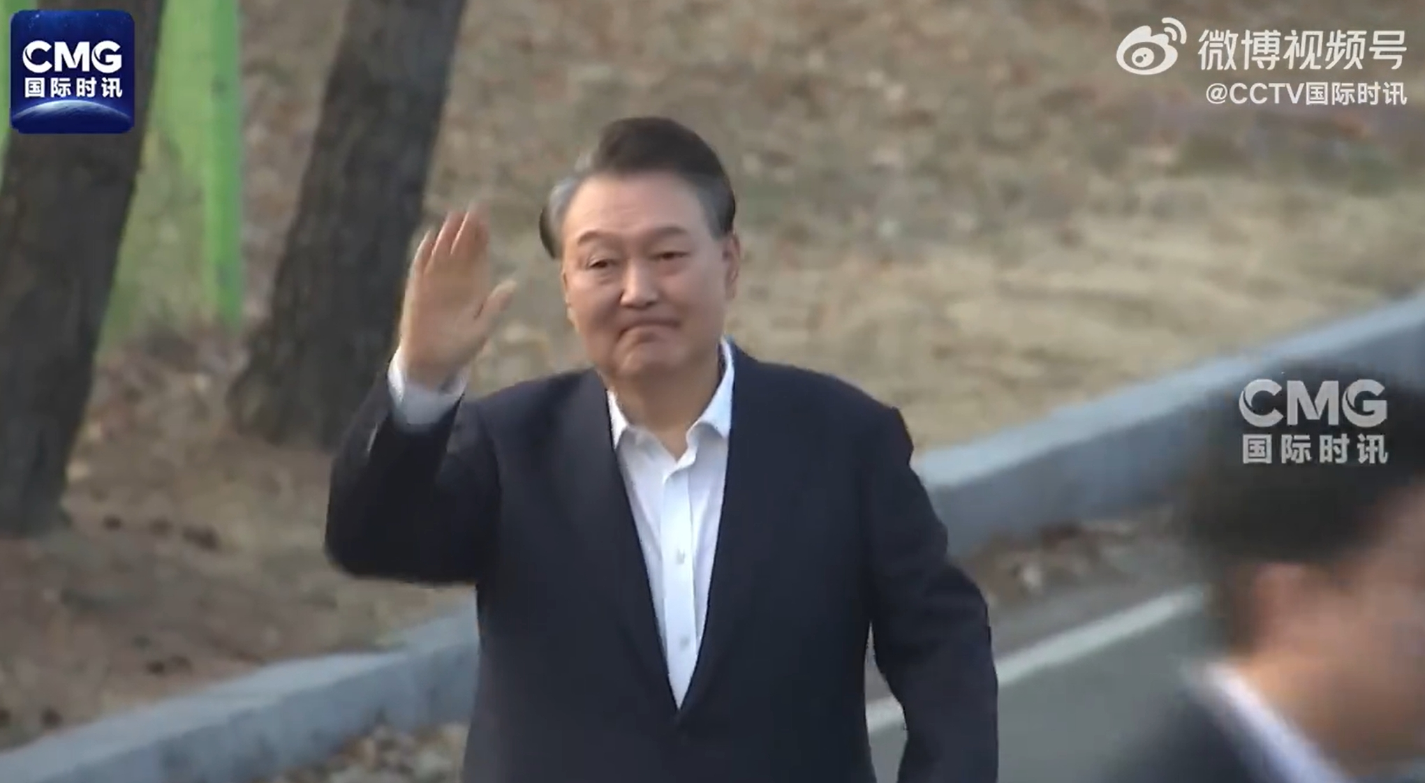 被捕滿52天后，韓國總統(tǒng)尹錫悅被釋放！最大在野黨黨鞭曾稱：若檢察機關釋放尹錫悅，就是背叛國民