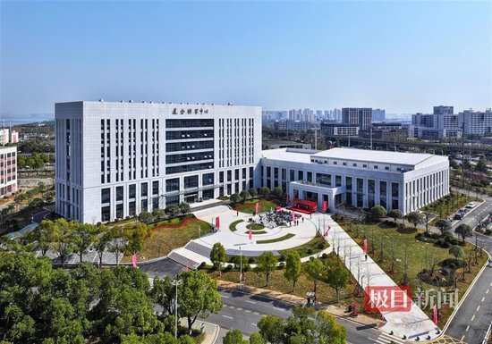 1000萬美元！知名校友穩(wěn)健醫(yī)療董事長李建全捐贈的這棟樓落成投用