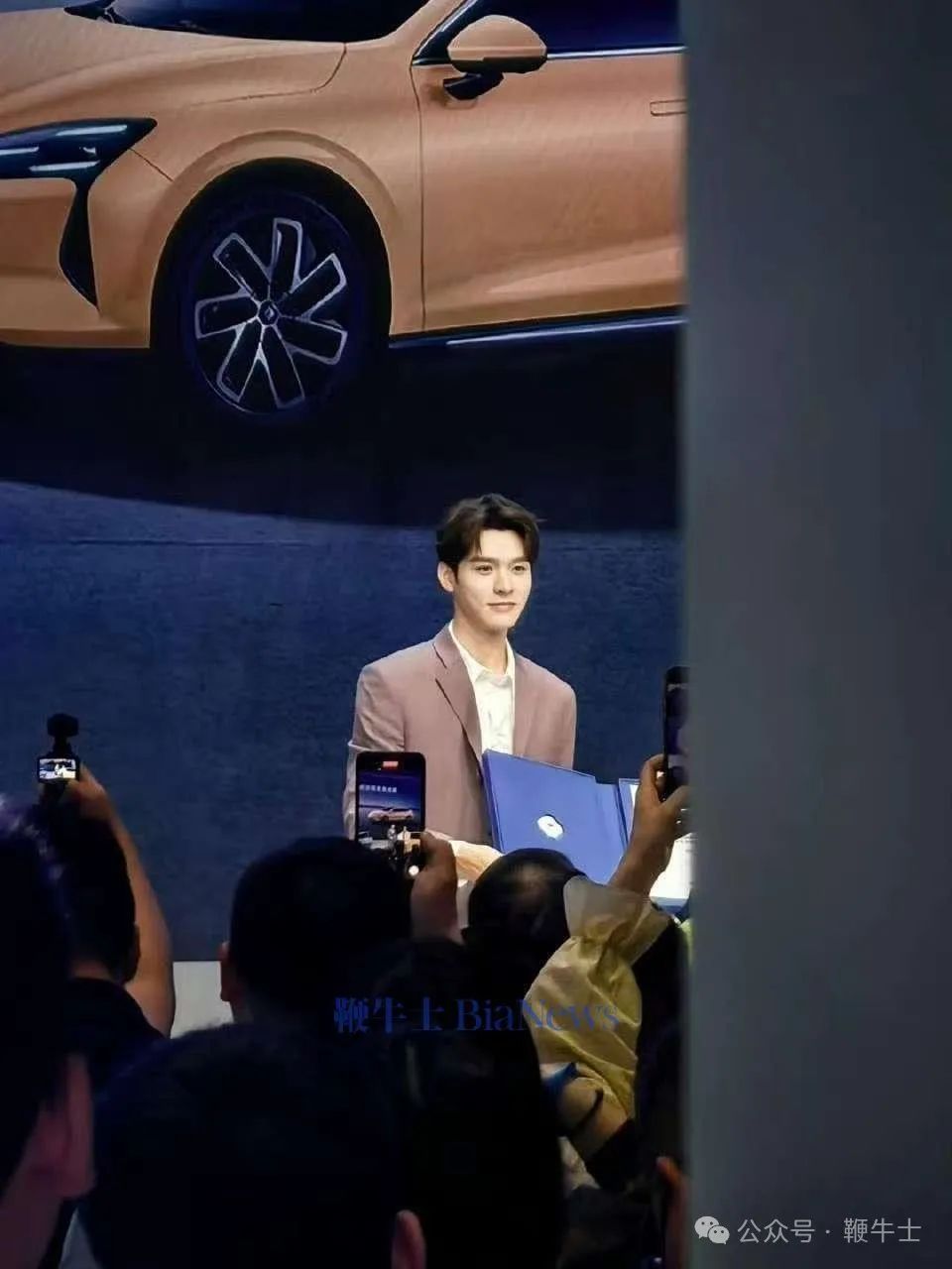 上海車展「車?！贡P點(diǎn)：小鵬機(jī)器人吸睛，比亞迪派出悟空